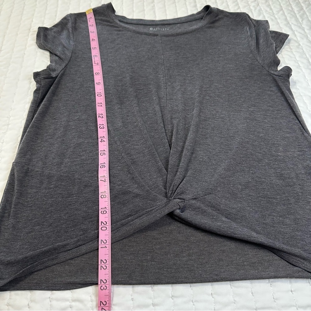 Athleta Essence Twist Tee Top Size M Heather Gray Short Sleeve
Sleeves Size M - Picture 4 of 10